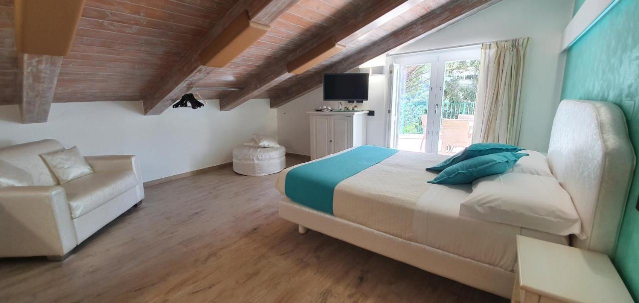 فندق Duomo Attic رافيلّو المظهر الخارجي الصورة