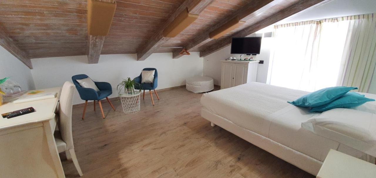 فندق Duomo Attic رافيلّو المظهر الخارجي الصورة